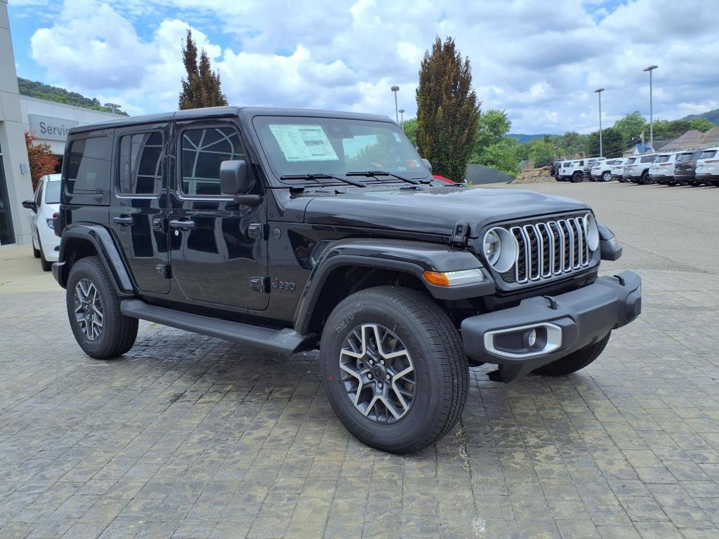2025 Jeep Wrangler Sahara photo 3