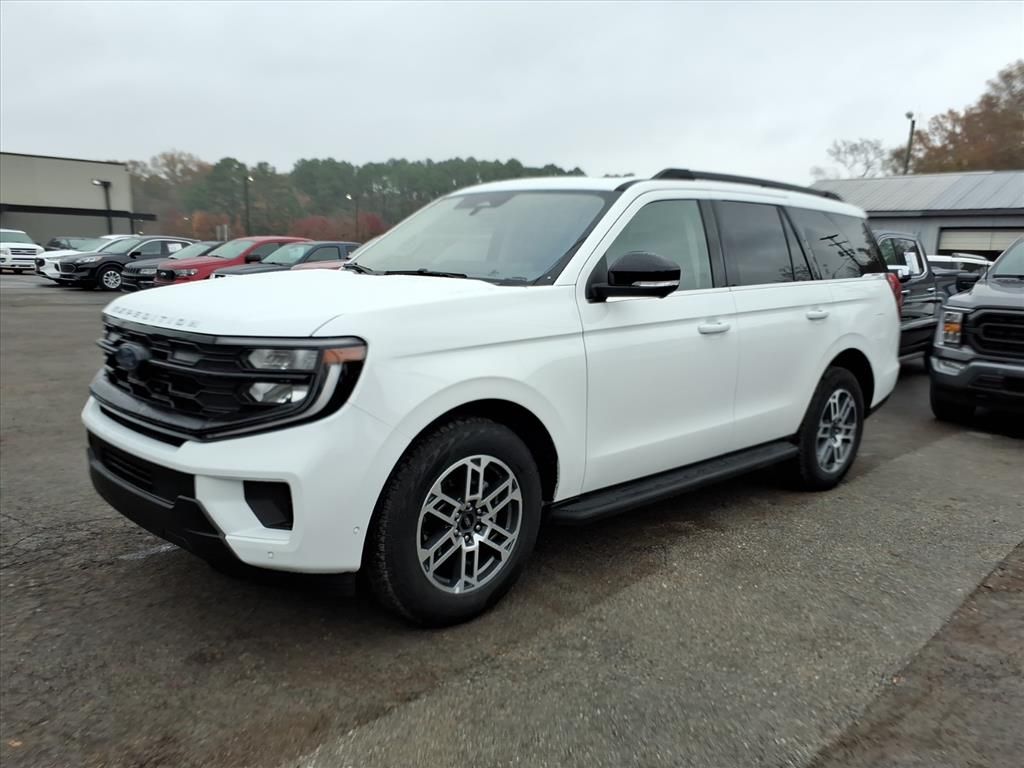 2025 Ford Expedition Active's photo