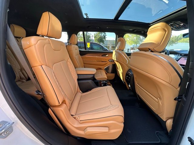 2025 Jeep Grand Cherokee L Summit Reserve photo 31