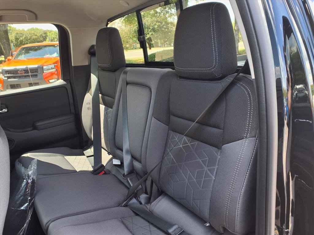 2026 Nissan Frontier Crew Cab SV photo 9