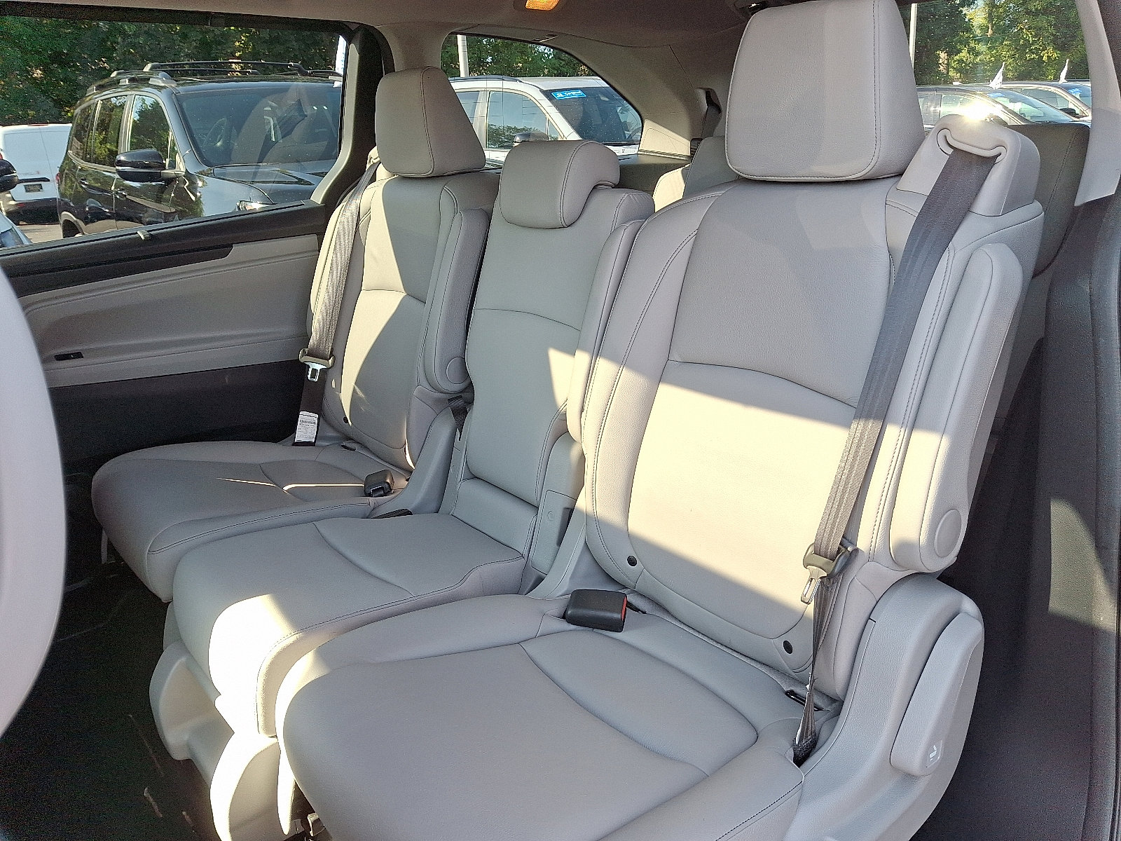 2023 Honda Odyssey Touring photo 8