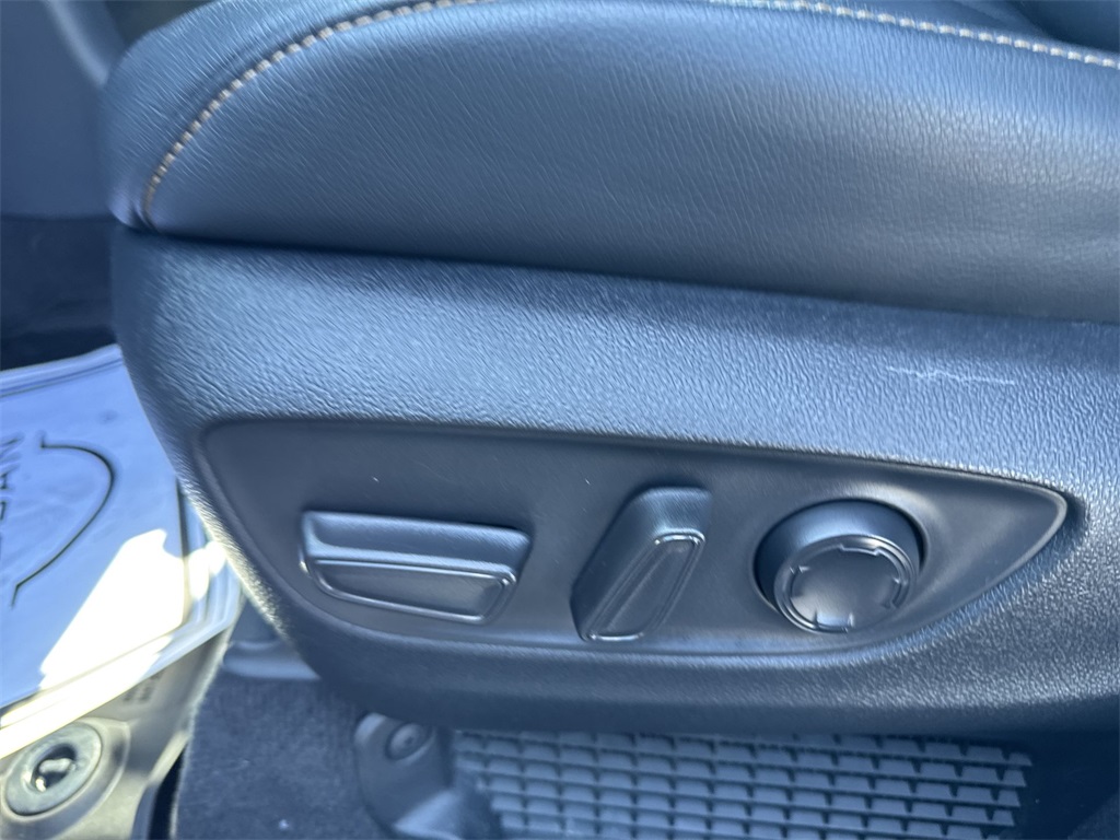 2024 Toyota Sienna LE photo 17
