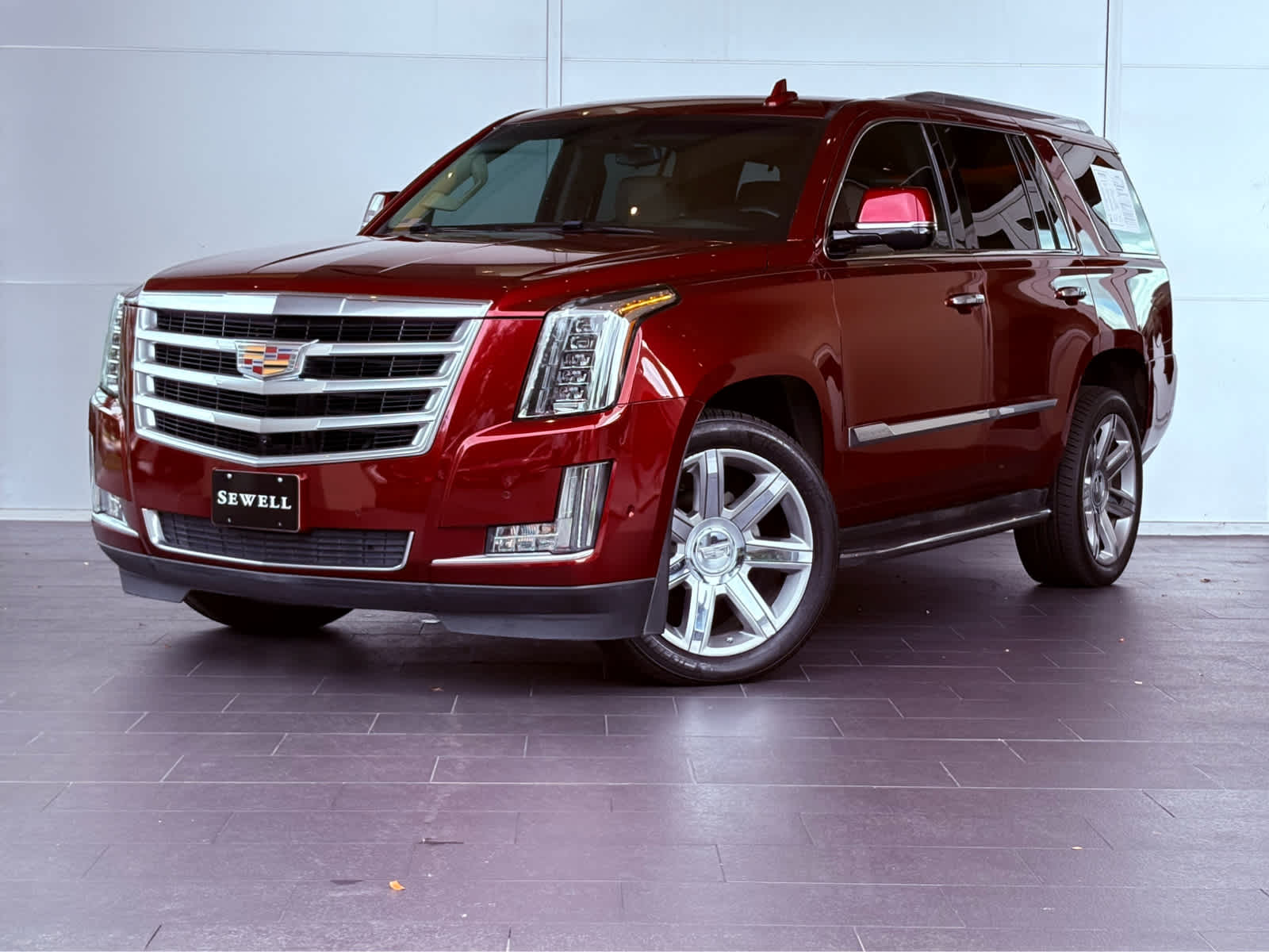 2018 Cadillac Escalade Luxury photo 2