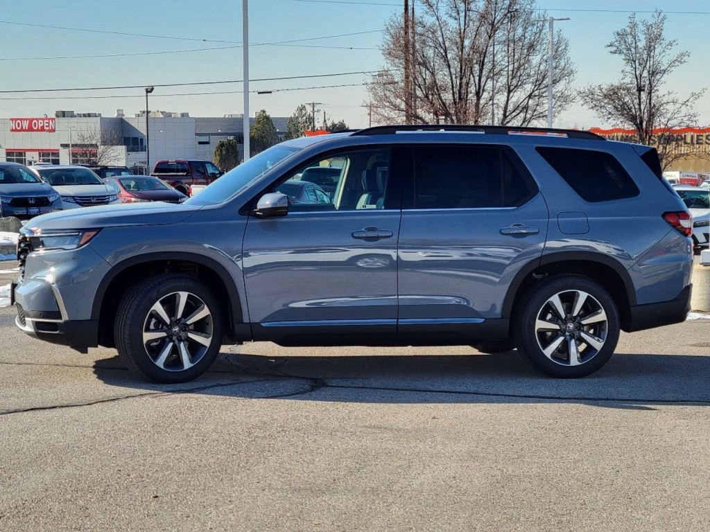 2025 Honda Pilot Touring photo 4