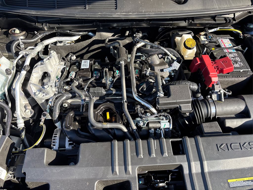 2026 Nissan Kicks SR photo 12
