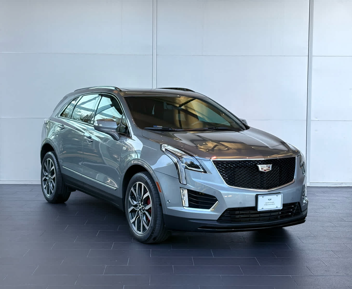 2023 Cadillac XT5 Sport photo 3