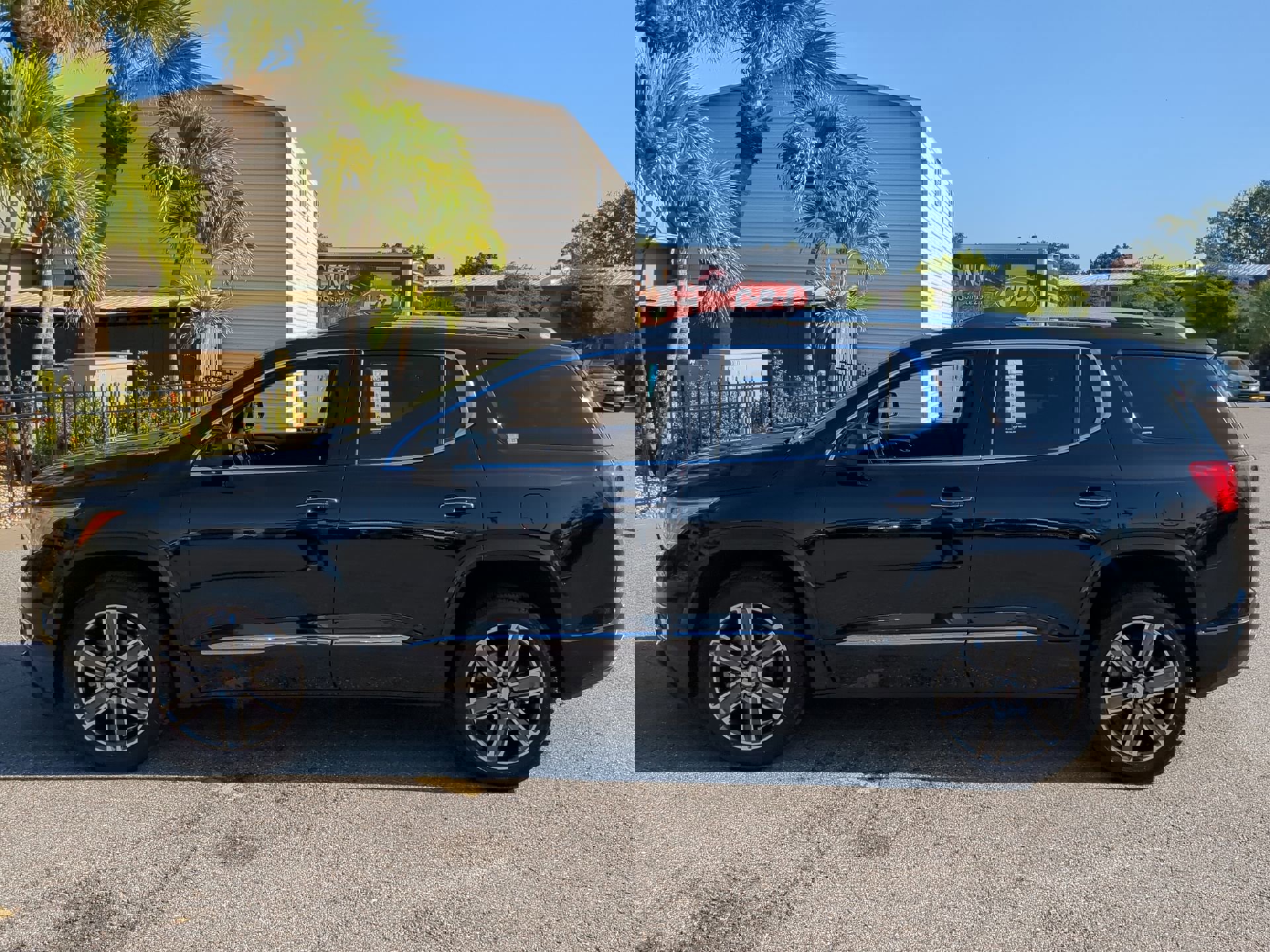 2017 Gmc Acadia Denali photo 2