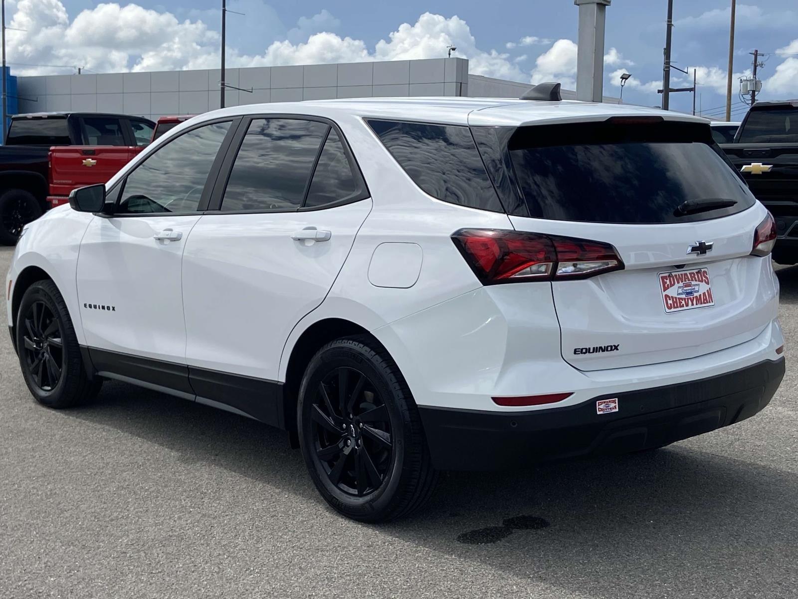 2023 Chevrolet Equinox LS photo 2