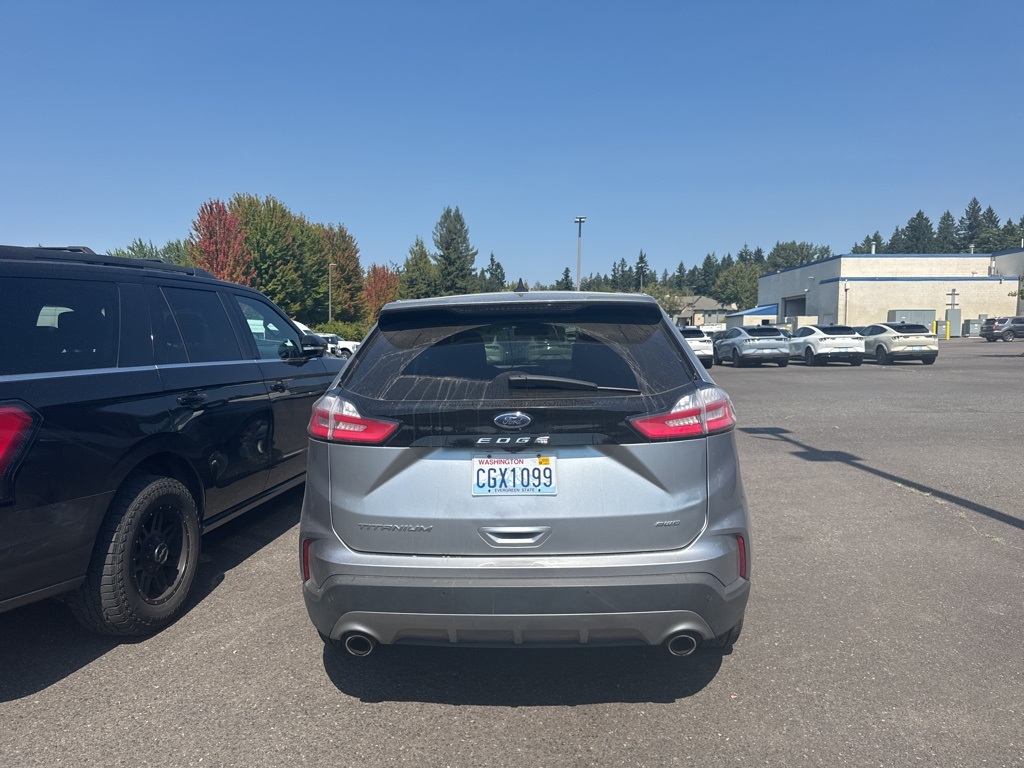 2023 Ford Edge Titanium photo 6