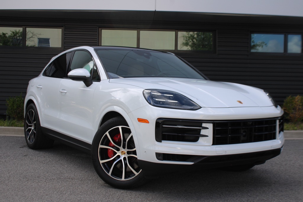2024 Porsche Cayenne Coupe S photo 9