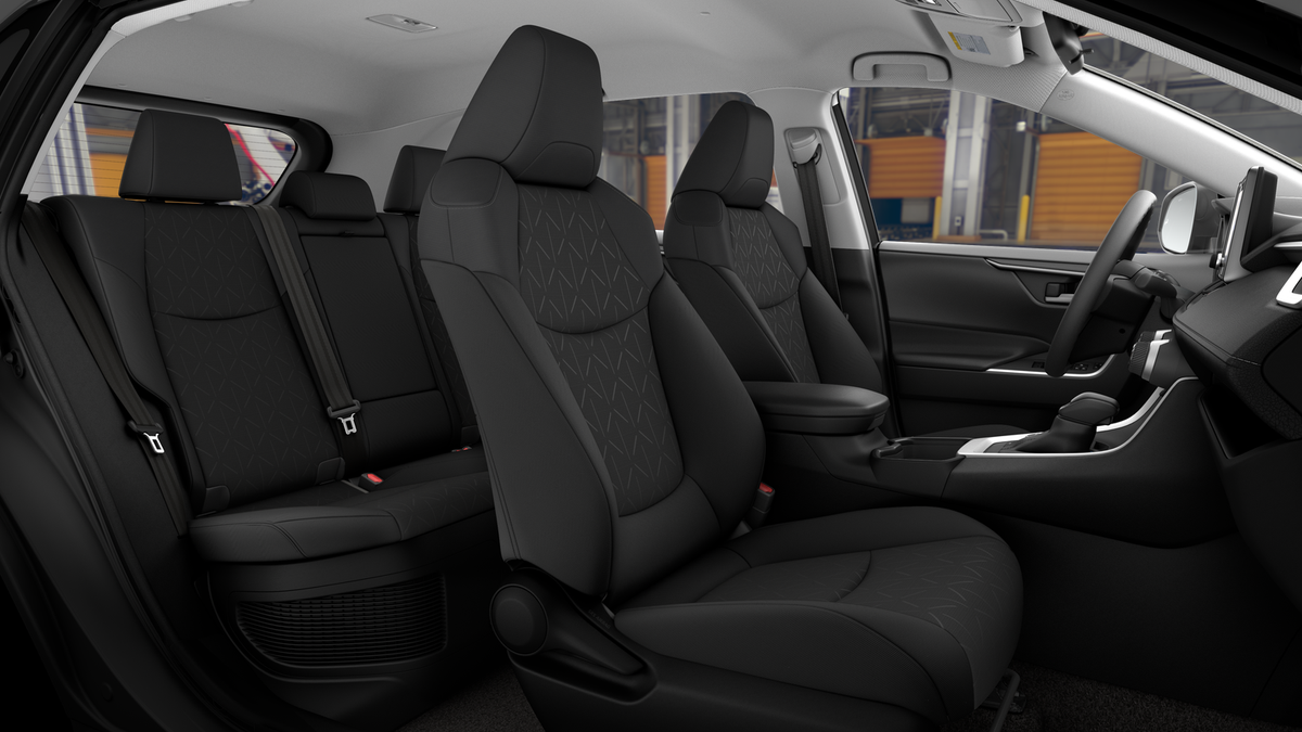 2025 Toyota RAV4 Hybrid XLE photo 17