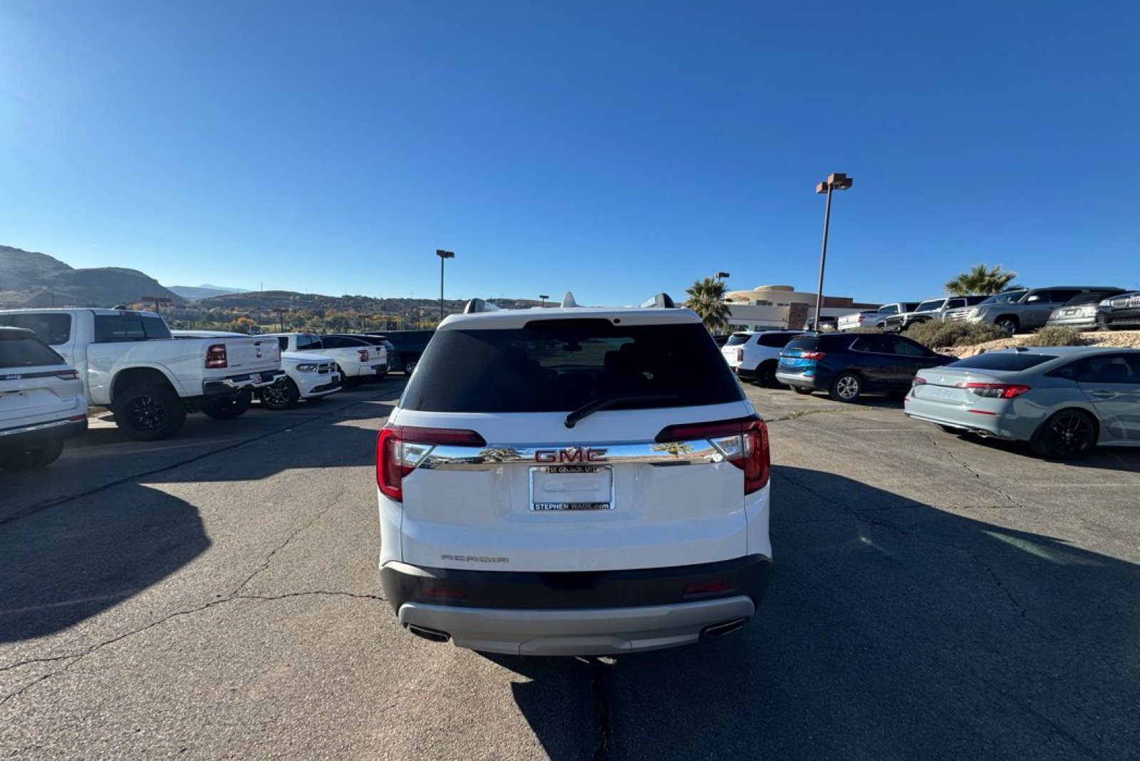 2023 Gmc Acadia SLE photo 3