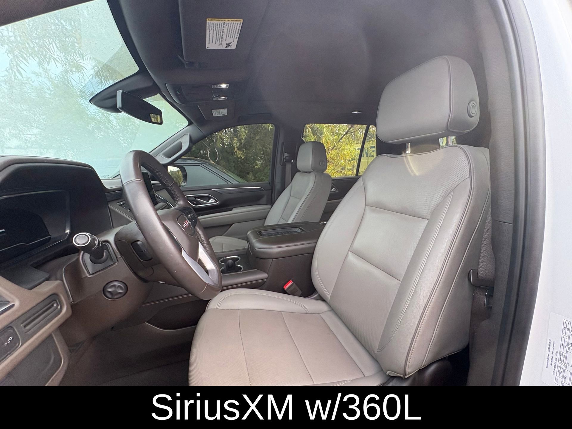 2022 GMC Yukon SLT's photo