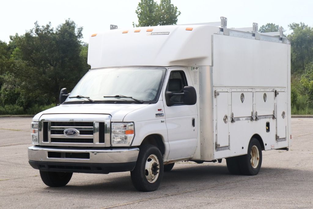 2015 Ford E-350 Base photo 3