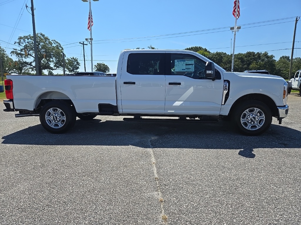 2026 Ford F-250 XLT photo 4