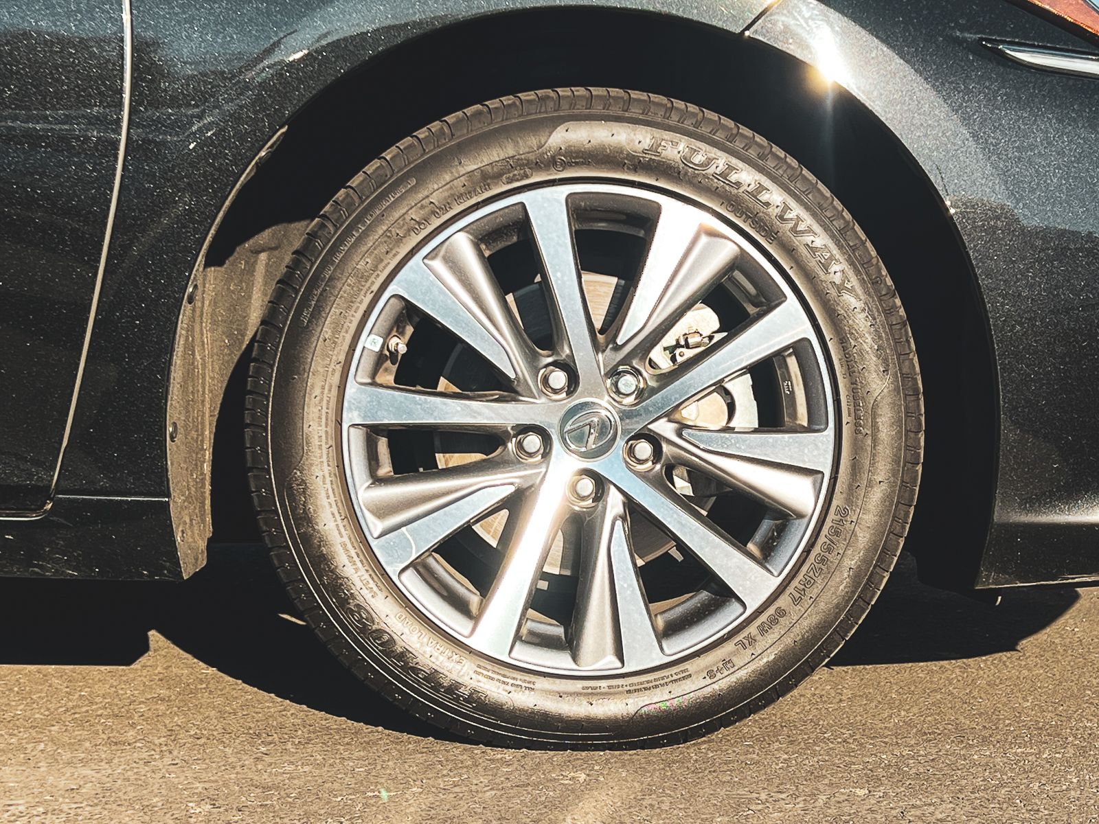 2021 Lexus ES 300h photo 4