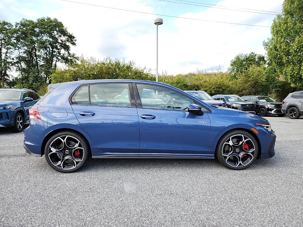 2025 Volkswagen Golf GTI Autobahn photo 4