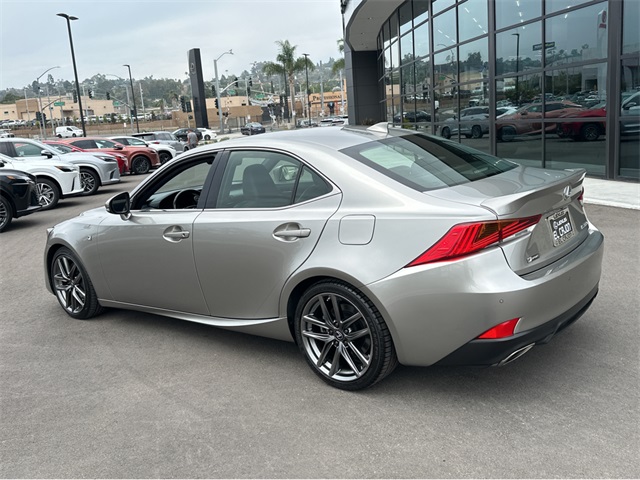 2019 Lexus IS 350 F SPORT photo 4