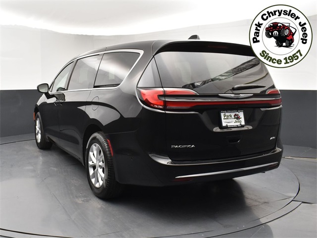 2025 Chrysler Pacifica photo 4