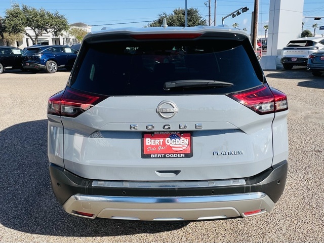 2023 Nissan Rogue Platinum photo 4