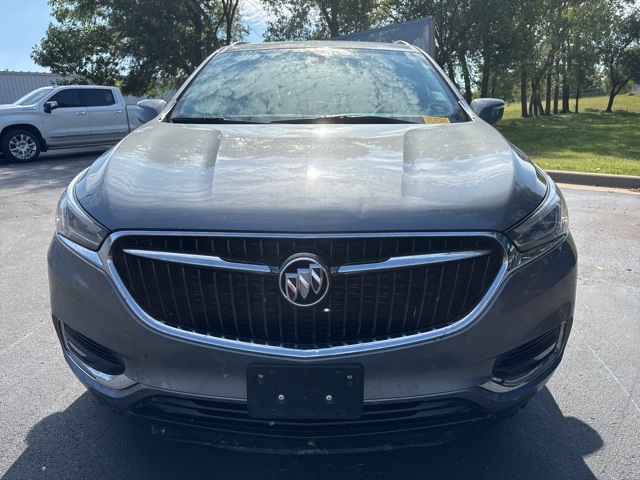 2018 Buick Enclave Essence photo 2