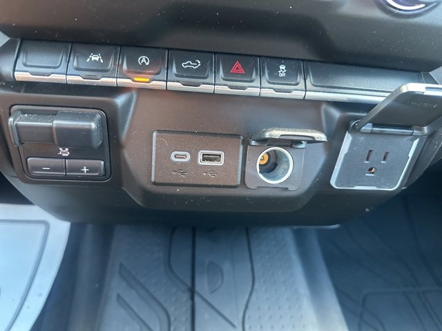 2023 Chevrolet Silverado 1500 Custom photo 16