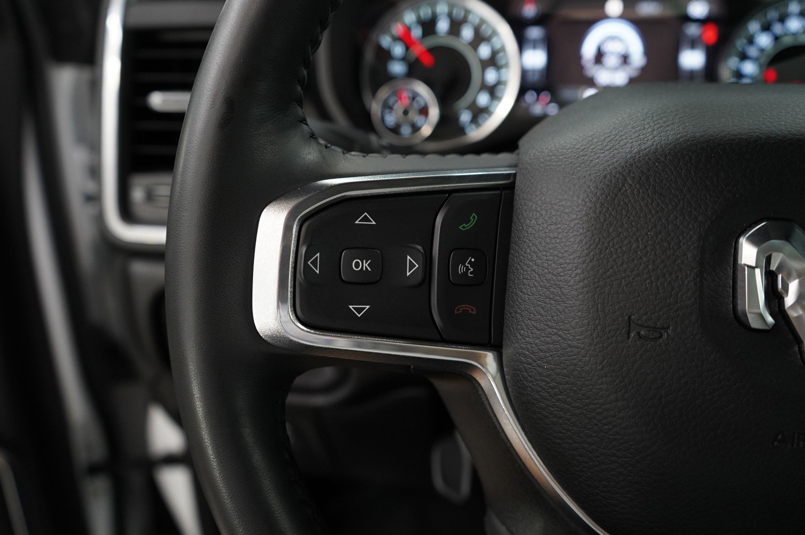 2024 Ram 1500 Laramie photo 18