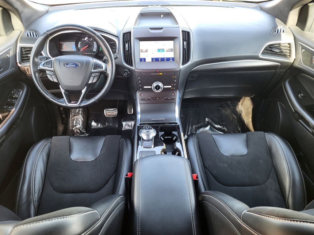 2020 Ford Edge ST photo 11