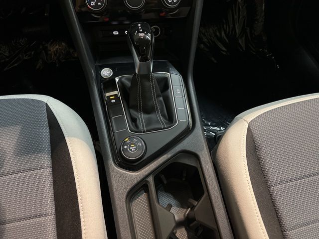 2025 Volkswagen Taos S photo 21
