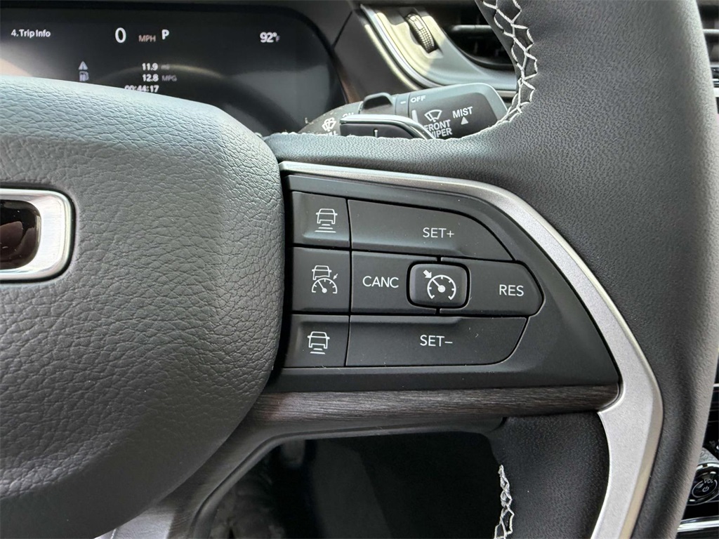 2025 Jeep Grand Cherokee Limited photo 24