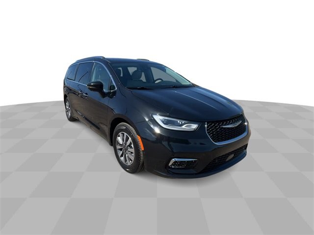 Certified 2021 Chrysler Pacifica Hybrid Touring L with VIN 2C4RC1L77MR603164 for sale in White Bear Lake, Minnesota