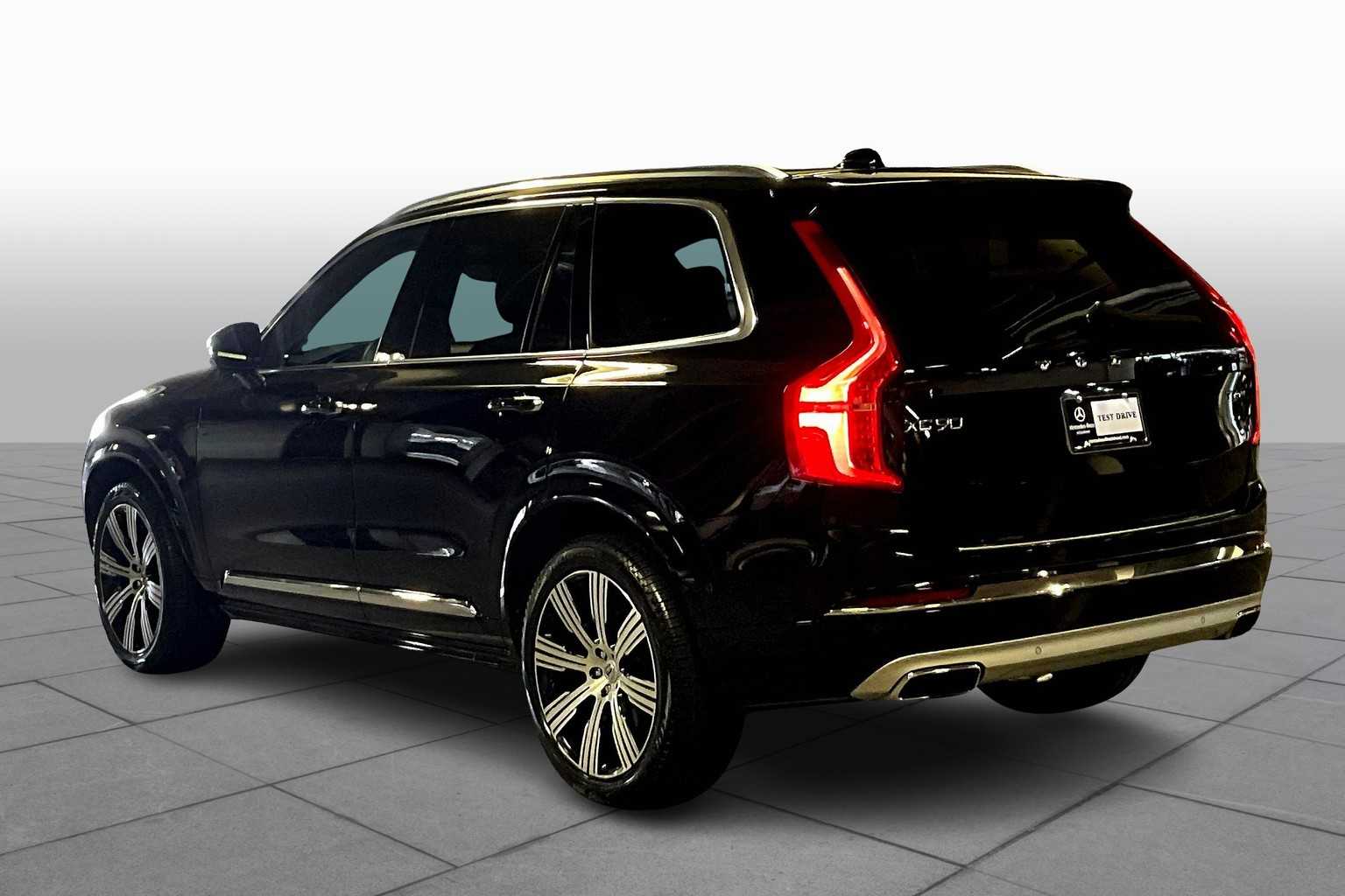 2021 Volvo XC90 Inscription photo 2