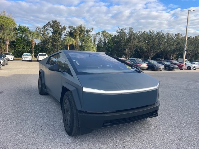 2025 Tesla Cybertruck Base's photo
