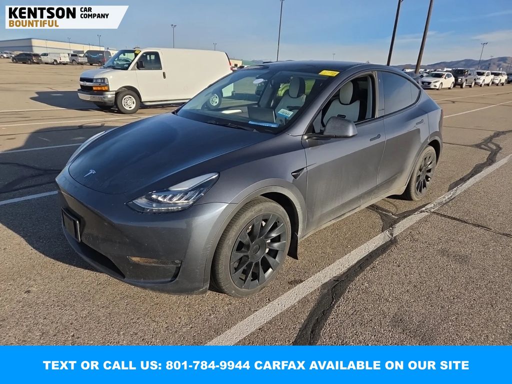 2023 Tesla Model Y Long Range's photo