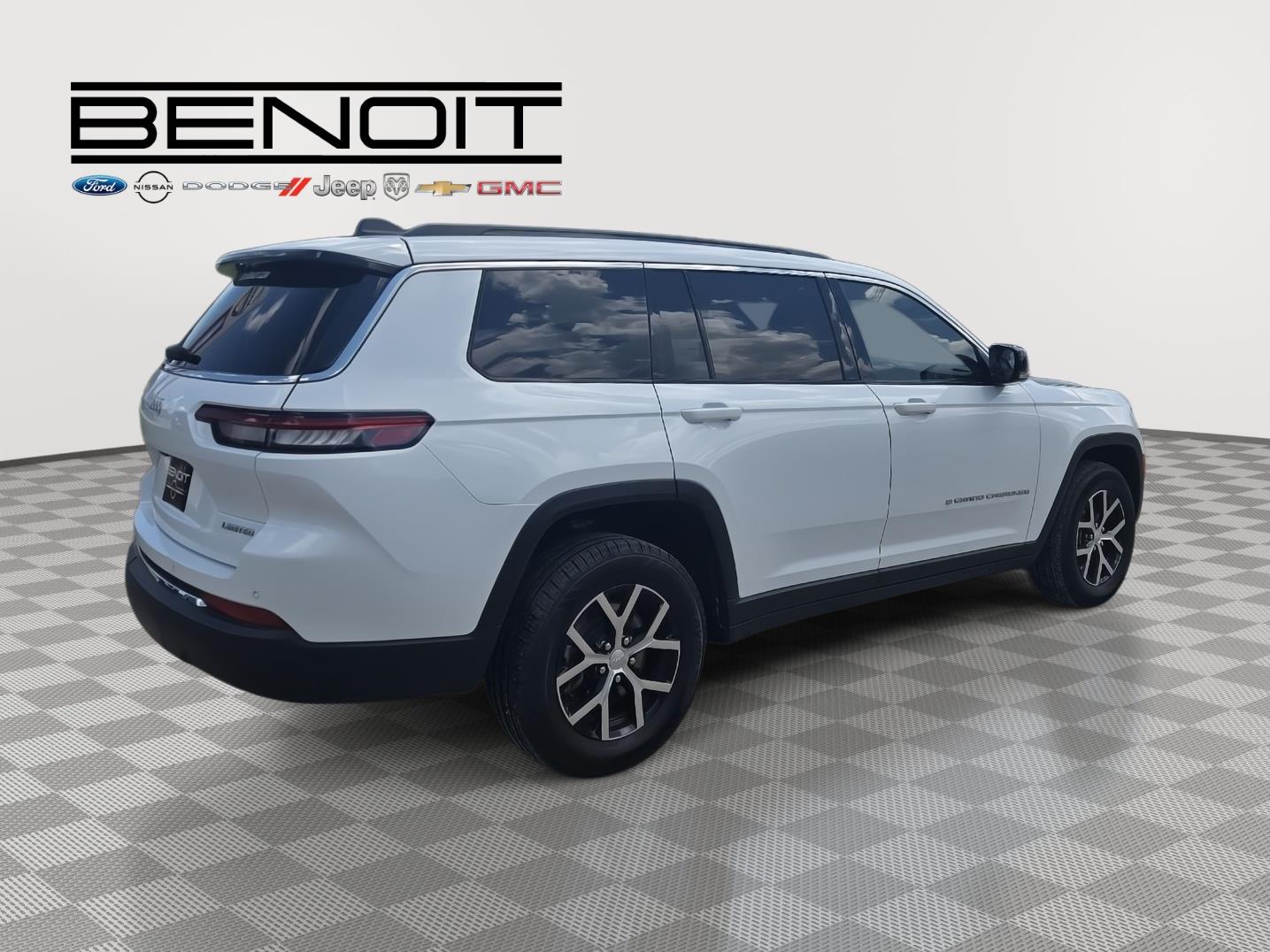 2024 Jeep Grand Cherokee Limited photo 3