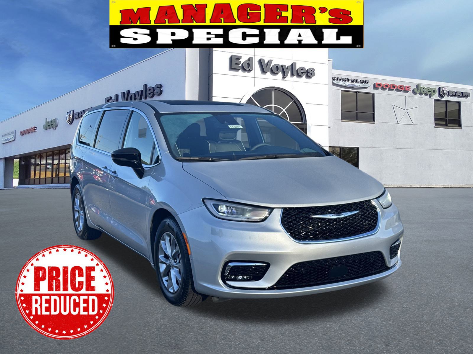 2026 Chrysler Pacifica Limited's photo