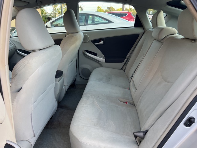 2011 Toyota Prius Three photo 11