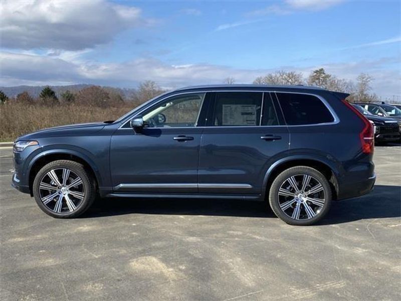 2025 Volvo XC90 AWD Plus photo 3