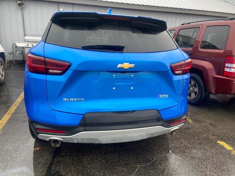 2024 Chevrolet Blazer 2LT photo 2