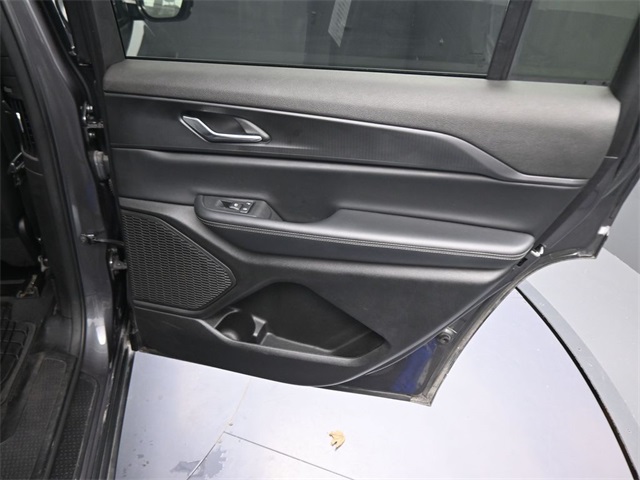 2024 Jeep Grand Cherokee Altitude photo 9