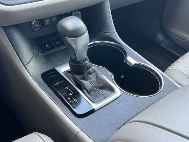 2018 Toyota Highlander LE photo 11