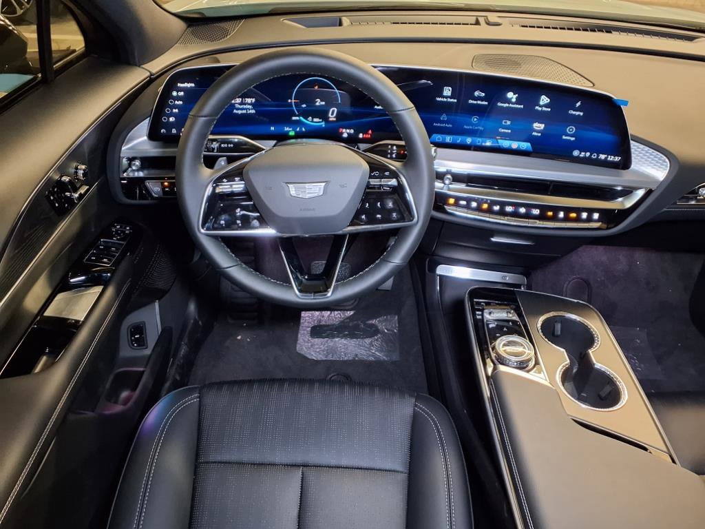2025 Cadillac Lyriq Sport photo 9
