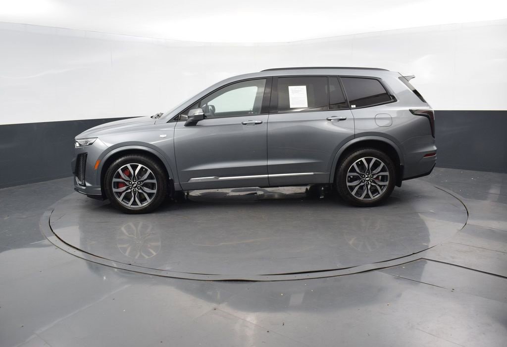 2022 Cadillac XT6 Sport photo 2