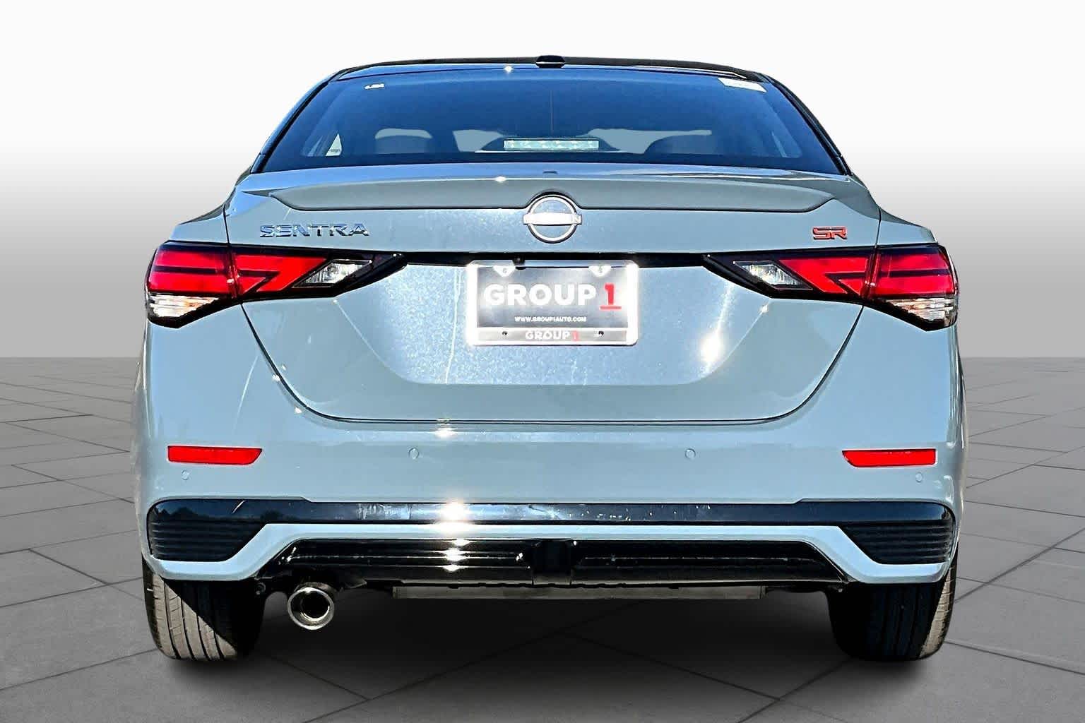 2025 Nissan Sentra SR photo 4