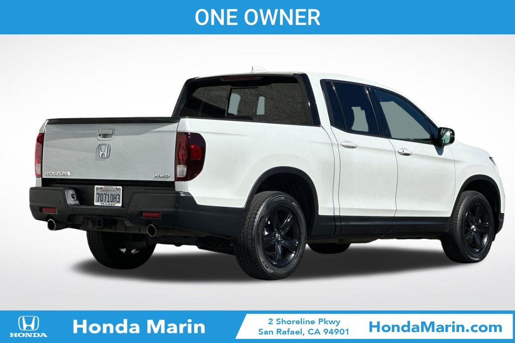 2022 Honda Ridgeline Black Edition photo 4