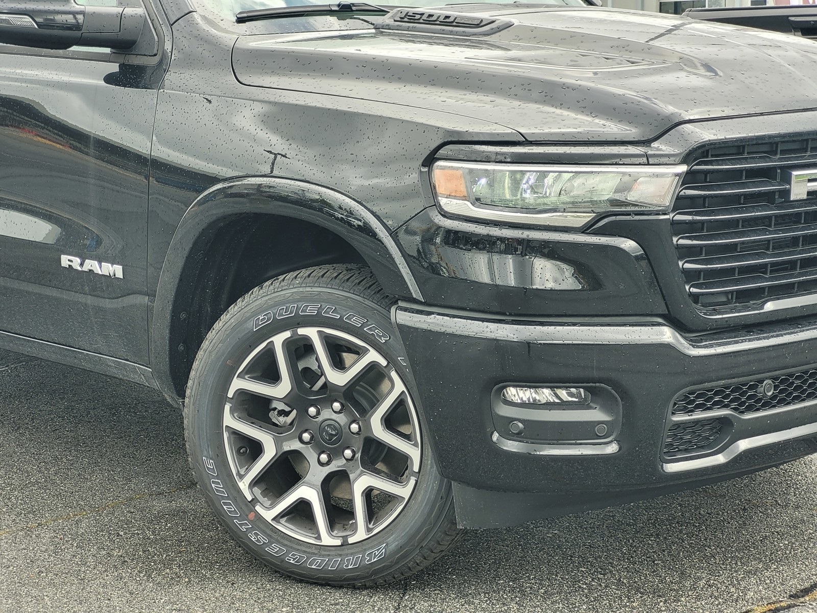2025 Ram 1500 Laramie photo 4
