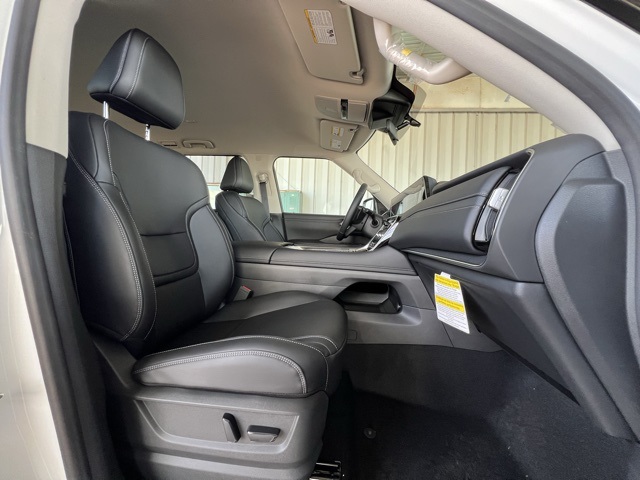 2025 Nissan Armada SV photo 23