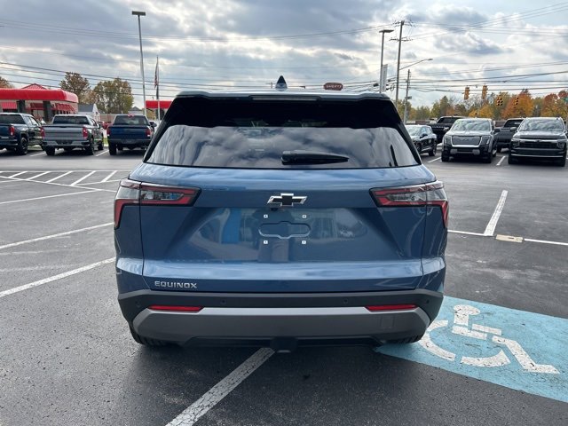 2026 Chevrolet Equinox LT photo 2