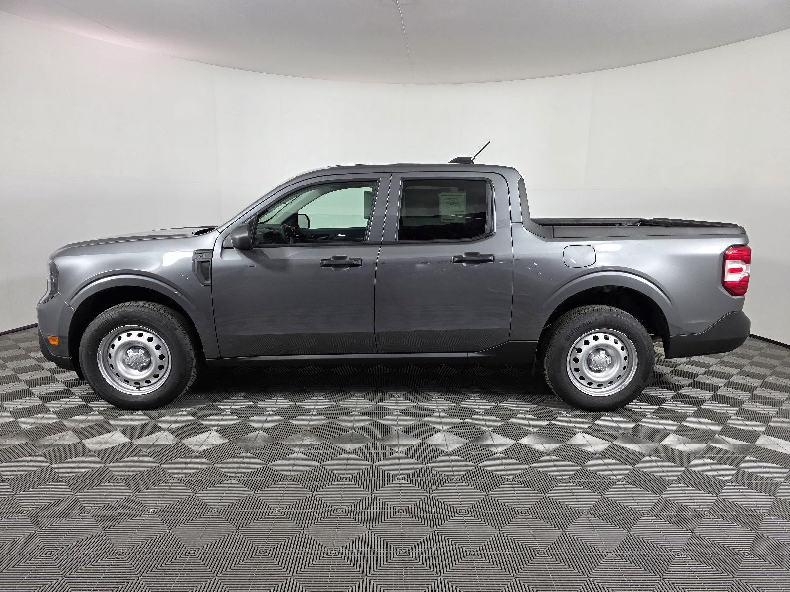 2025 Ford Maverick XL photo 2