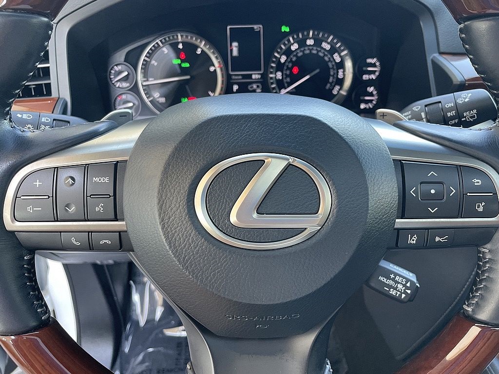 2019 Lexus LX 570 photo 15